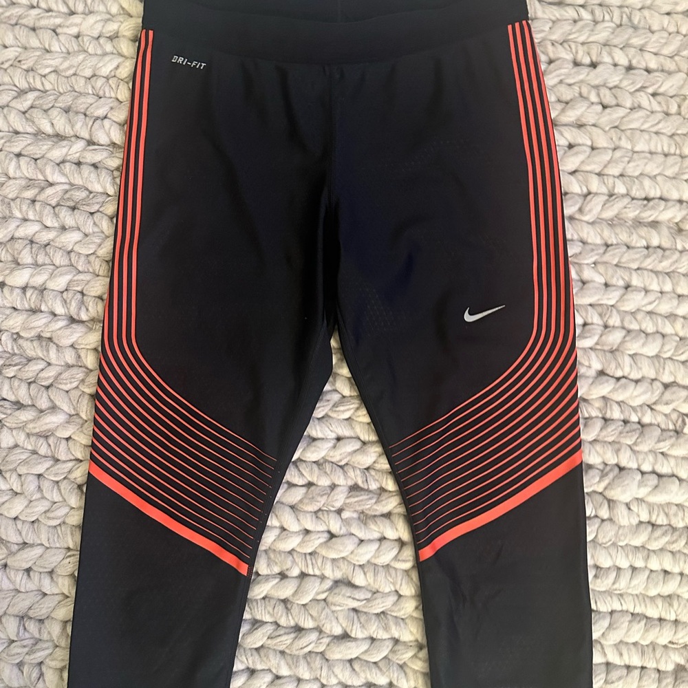 Nike Black Cropped Leggings Dri-Fit
